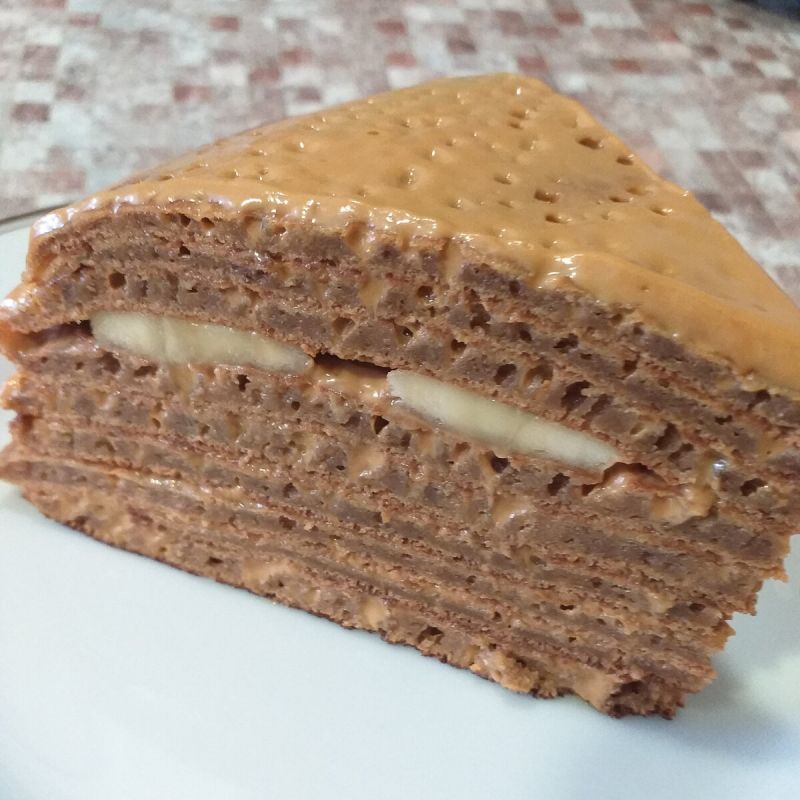 Сладкое банановое блюдо с кремом из сгущёнки — простое домашнее пирожное