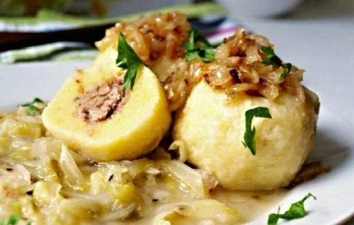 Как приготовить традиционные чешские кнедлики с мясом