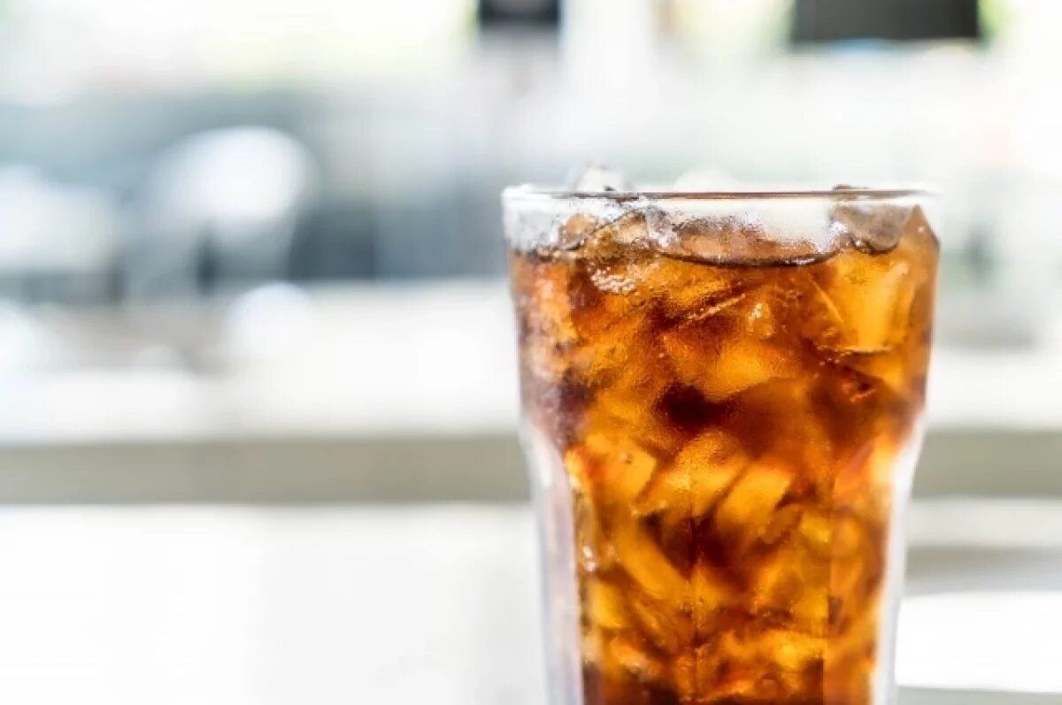 Как напитки во время еды влияют на пищеварение: мнение эксперта