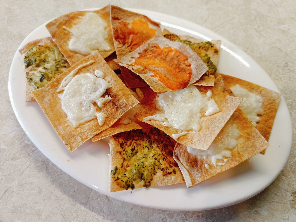 Легкие и хрустящие чипсы из лаваша: вкусная закуска к вечернему кино