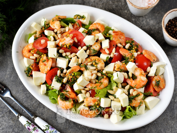 Идея для новогоднего стола: слоёные салаты с креветками