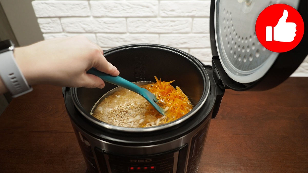 Наслаждайтесь простотой: перловка с тушенкой в мультиварке за считанные минуты