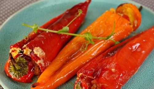 Фаршированные перцы по-гречески: Рецепт, который согреет душу