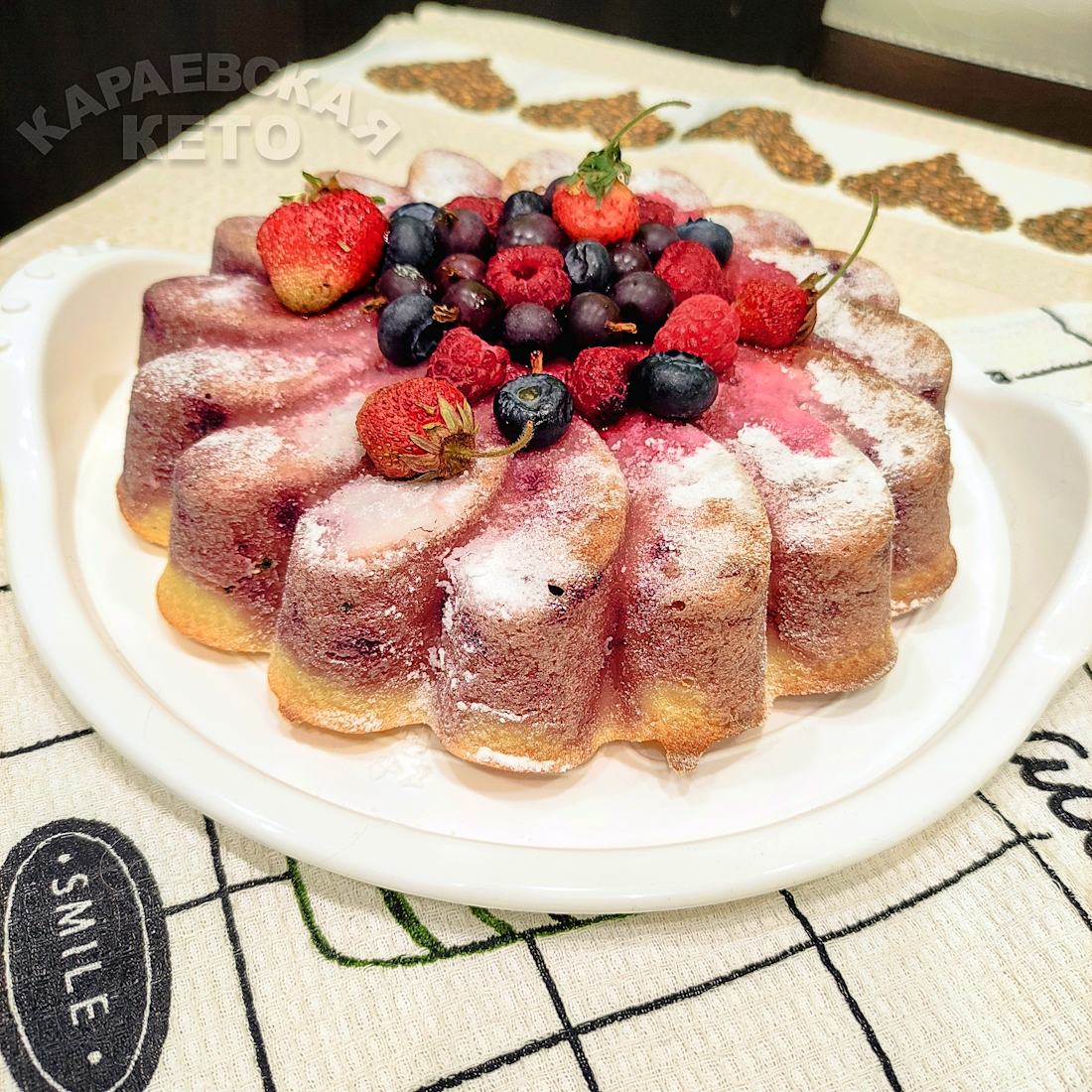 Нежная двуцветная ягодная запеканка: простой рецепт для гурманов