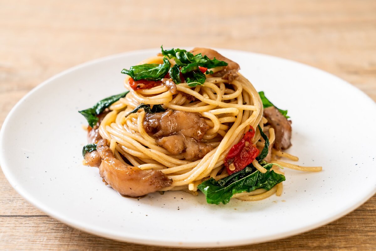 Как приготовить запеченное рагу из мяса и макарон