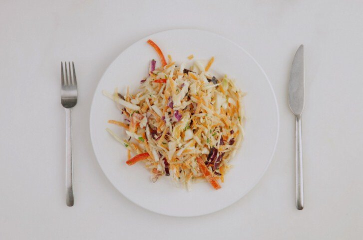 Коулсло: Яркая освежающая классика летнего стола