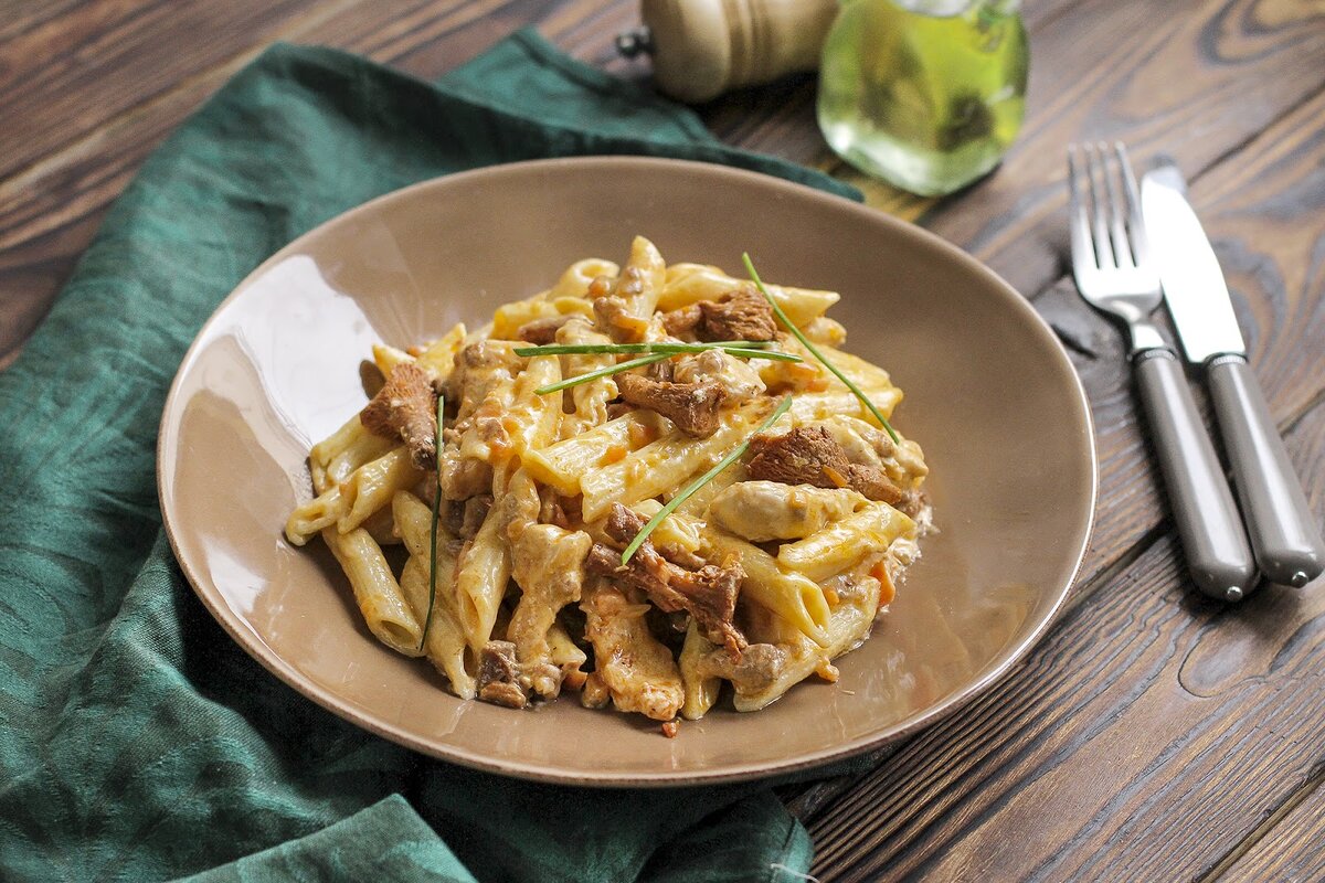 Макаронные шедевры: простой и вкусный рецепт с лисичками