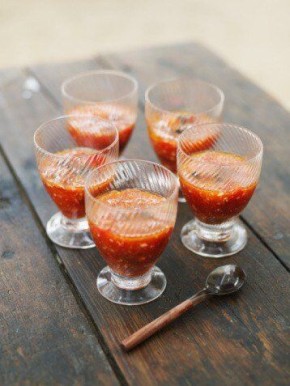 Куриный суп с томатами и кукурузными чипсами