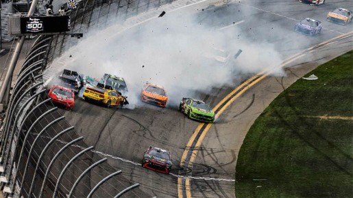 Реддик празднует триумф с Джорданом в хаотичной гонке Daytona-500