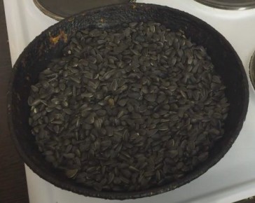 Как правильно жарить семечки: секреты идеального вкуса