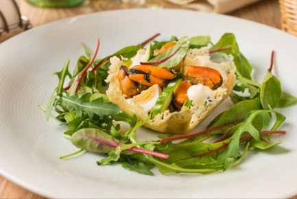 Сырные корзиночки с мидиями