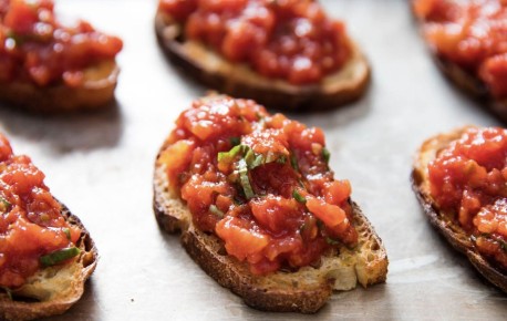 Брускетта или бутерброд: что выбрать для идеального закуска?