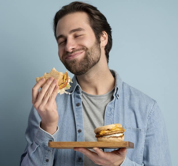 Почему постоянно ощущается голод: разбираемся в причинах и последствиях