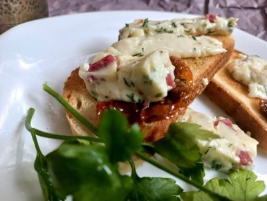 Приготовьте домашний плавленый сыр за 15 минут: просто и вкусно