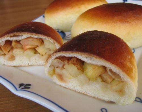 Как приготовить вкусные яблочные пирожки: пошаговый рецепт