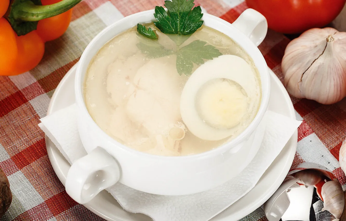 Как бульоны и супы могут вернуть вам силы после застолья