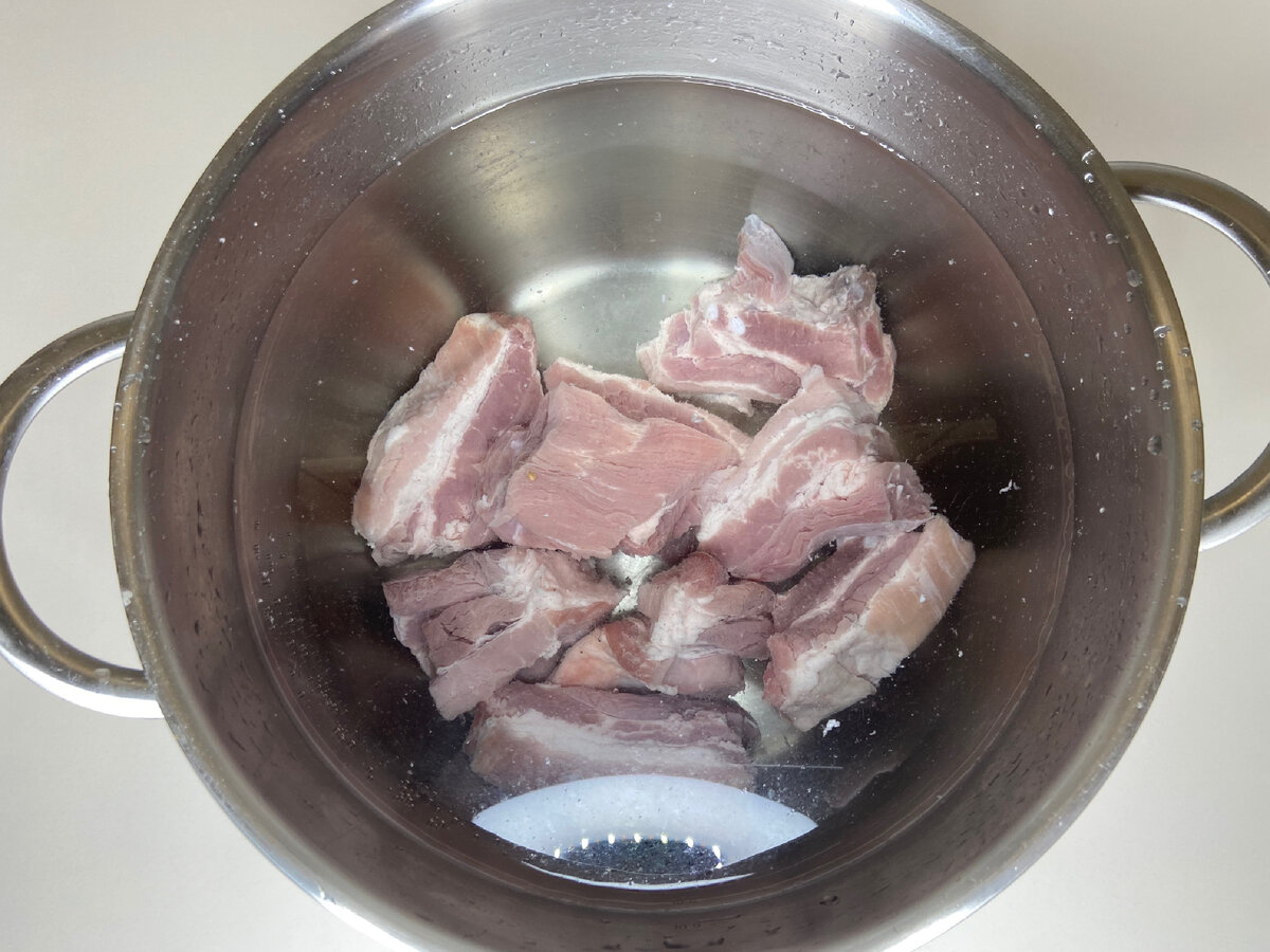 Как приготовить неповторимый мясной суп с консервированным горошком