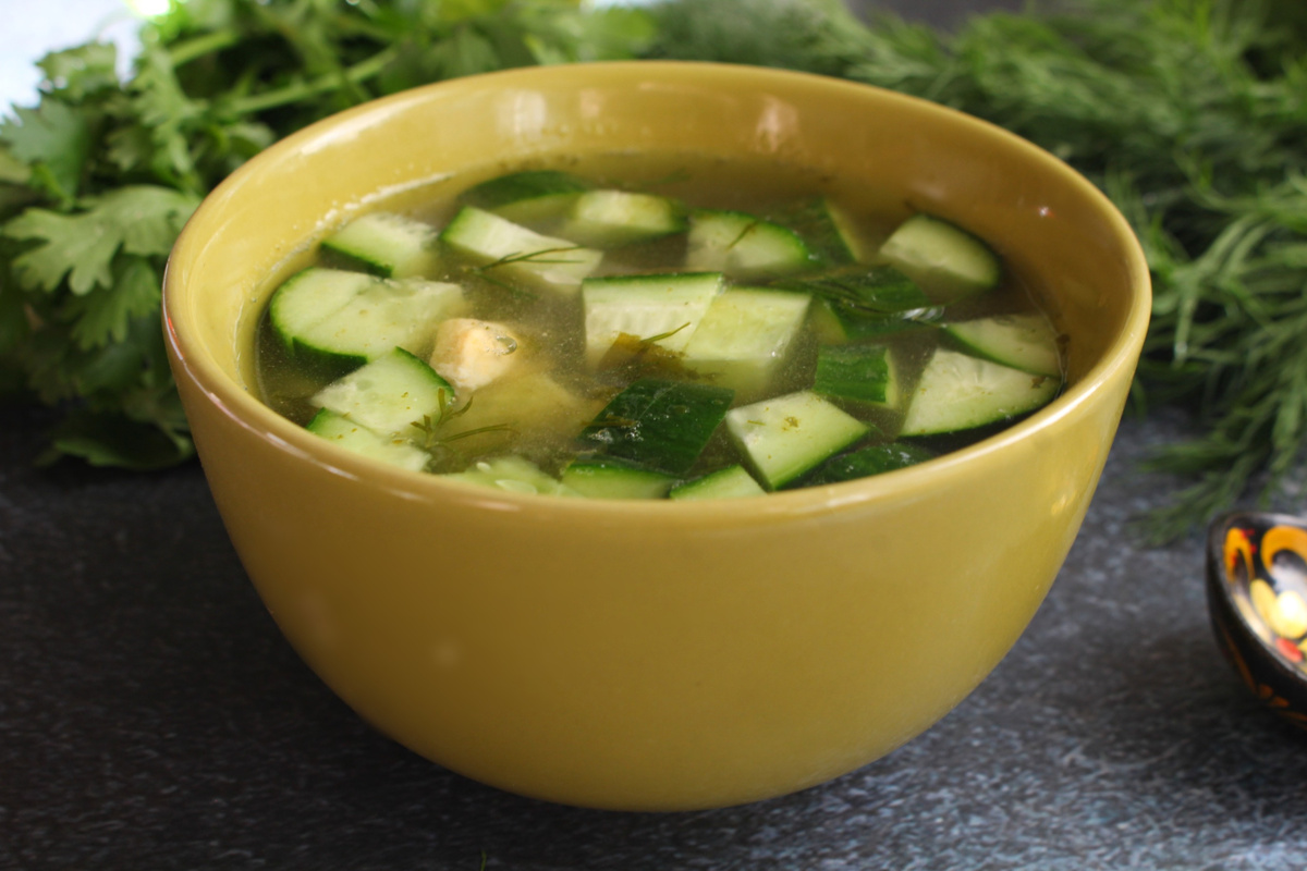 Освежающий суп из щавеля: идеальный вариант для жаркого дня