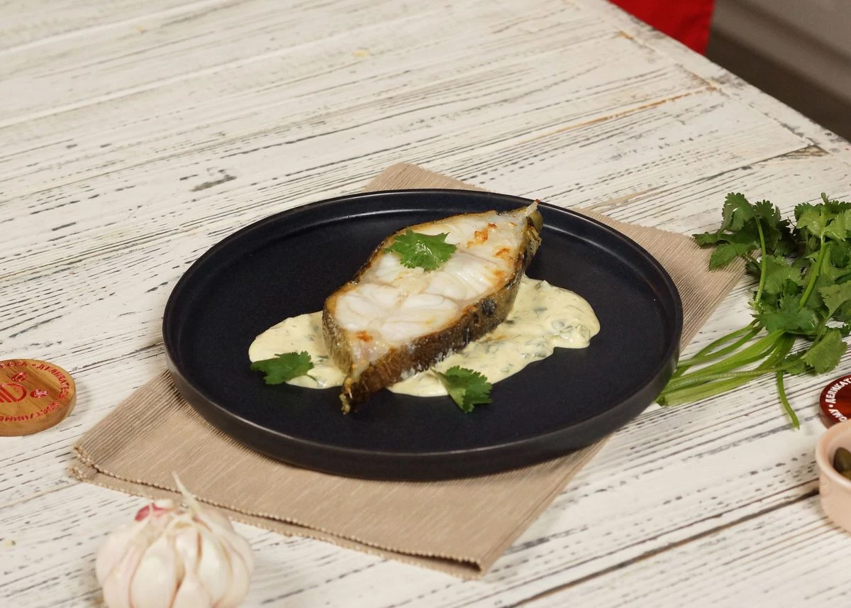 Нежные стейки зубатки с изысканным соусом на каждый день