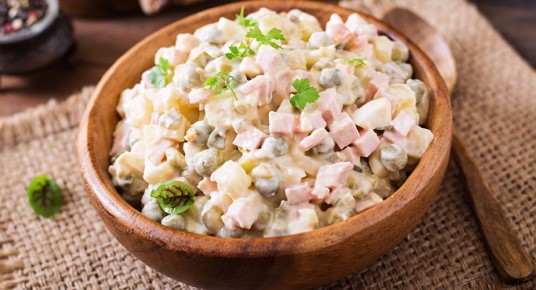 Как выбрать ингредиенты для зимних салатов и сохранить их свежесть