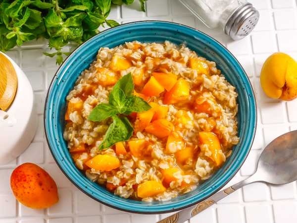 Нежная овсяная каша с абрикосами для детей и взрослых