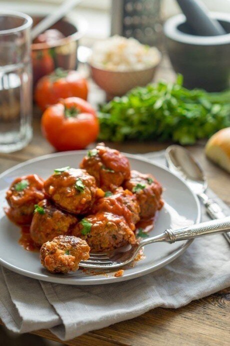 Тефтели в душистом томатном соусе: быстро и вкусно