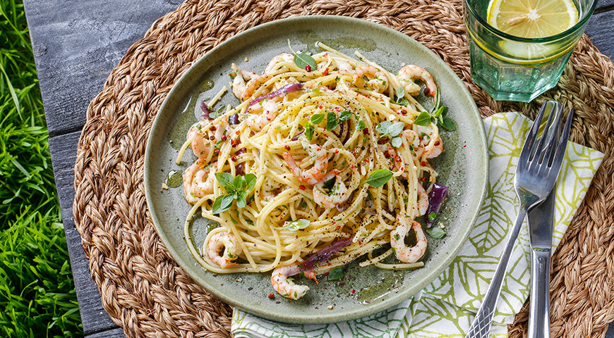 Вкусный ужин: спагетти с креветками за считанные минуты