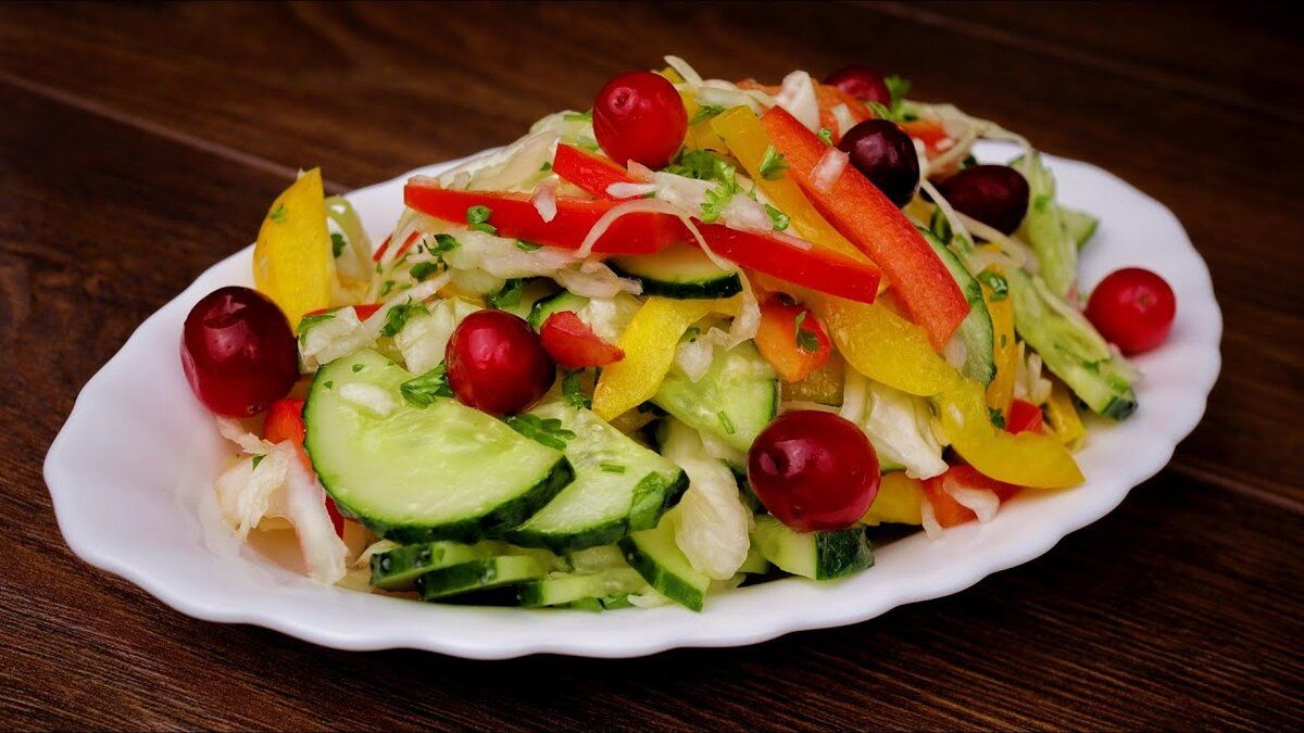 Непревзойденный салат «Мономах»: вкусное сочетание овощей для вашего стола