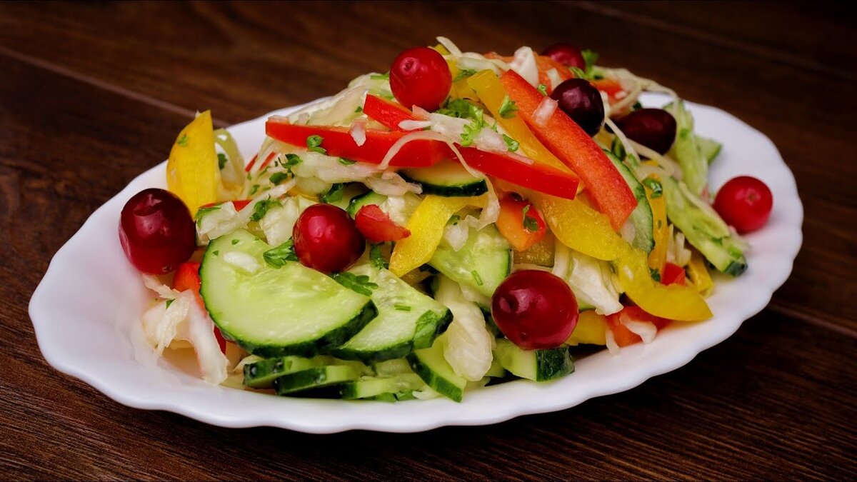 Непревзойденный салат «Мономах»: вкусное сочетание овощей для вашего стола