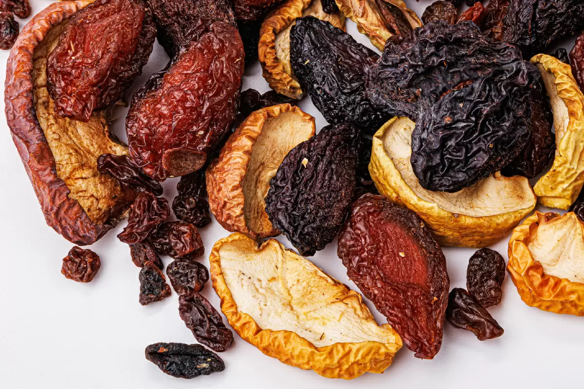 Яркие сухофрукты: качество или обман?