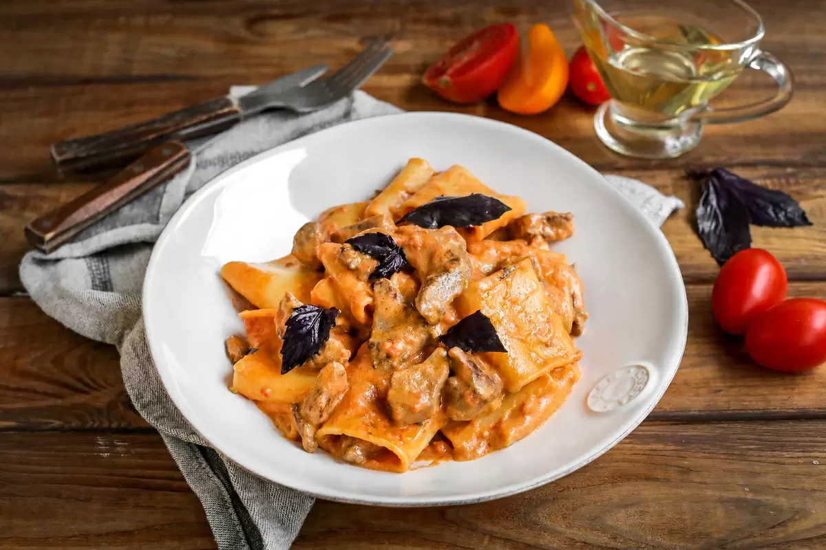 Паккери с томатно-сливочным соусом: гурманам на заметку