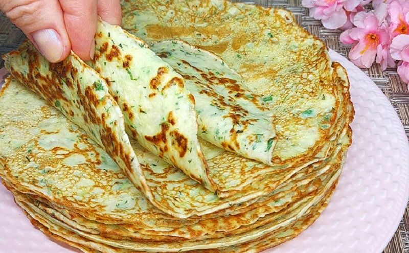 Как приготовить кабачковые блинчики: легкое и необычное летнее блюдо